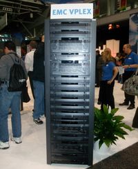 Одна из главных новинок EMC World — система VPLEX