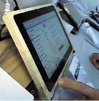 В компании Pixel Qi нашли способ снабдить отражающий экран сенсорным слоем без ущерба для качества изображения