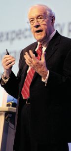 Фред Брукс: «Мне кажется, профессия учителя по сравнению с другими ценится и оплачивается слишком низко»