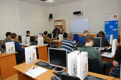 Теперь партнеры научатся не только поддерживать оборудование Huawei, но и продавать его