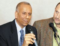 По словам Ашиша Чаудхари, стоит только подписать один ауторсинговый контракт, как другие операторы начинают присматриваться к этой бизнес-модели