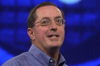 Пол Отеллини: «Планшеты — это замечательно. В Apple отлично поступили, заново изобретя данную категорию устройств»