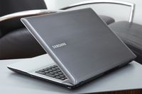 С портативными компьютерами серии QX в Samsung рассчитывают выйти в сегмент бизнес-класса. Фото: Samsung. 