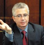 По словам Кирилла Татаринова, вопрос о целесообразности вывода на российский рынок «фирменных» облачных сервисов Microsoft планируется решить в течение 2011 года