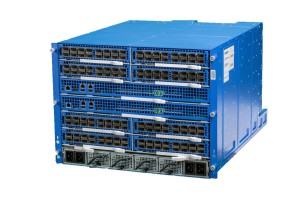 модульный коммутатор для ядра сетевой инфраструктуры 6-pack. Он представляет собой полносвязный неблокирующий двухуровневый коммутатор с 12 независимыми коммутирующими модулями. 