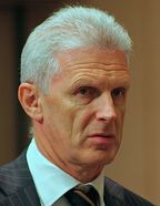 По словам министра образования и науки Андрея Фурсенко, электронные дневники и журналы должны появиться во всех школах уже к 2012 году. Фото: CC BY-SA 3.0 A.Savin