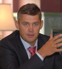 По словам Игоря Веселова, аутсорсинговый контракт позволил «М.Видео» сосредоточиться на основном бизнесе