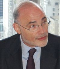 Если бы Лео Апотекер покинул HP, то новый генеральный директор, пришедший ему на смену, мог бы пересмотреть план отчуждения подразделения по ПК, полагают аналитики