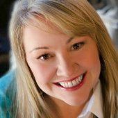 По мнению Сары Гейтс, многие ИТ-руководители хотят, чтобы информация о реализуемых их коллегами и предлагаемых поставщиками решениях была бы менее лакированной