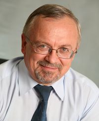 По мнению Михаила Емельянникова, появились сложные цепочки юридических приемов, обеспечивающих «бумажную» безопасность и формальное соответствие законодательству