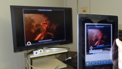 В технологиях Li-Fi данные кодируются путем изменения яркости сигнала светодиодов, которое неразличимо невооруженным глазом, но распознается специализированными приемниками