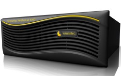 Решения Symantec по резервному копированию поставляются не только в форме программных продуктов, но и как специализированные программно-аппаратные комплексы. Источник: Symantec