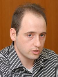 Андрей Дулкин полагает, что хакеры научились находить уязвимости в системах, которые раньше не входили в их сферу интересов