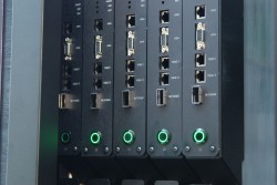 Модули, рассчитанные на систему охлаждения Iceotope, содержат по два новых шестиядерных процессора Intel Romley E5-2600; в стойке можно разместить до 48 таких модулей