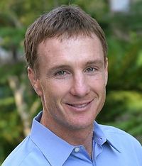 То что Винни Смит держится за свои акции, хотя их продажа могла бы принести сейчас хорошую прибыль, говорит о его уверенности в будущем Quest, полагают наблюдатели. Источник: Quest