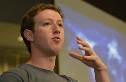 Некоторые наблюдатели утверждают, что Марк Цукерберг попросту не в состоянии сейчас уделить достаточно внимания предстоящему IPO, чтобы провести его 14 мая