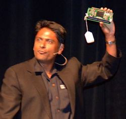 За полторы недели до IDF, на ежегодной конференции Hot Chips компания AppliedMicro представила «сервер на кристалле» на основе 64-разрядной архитектуры ARM