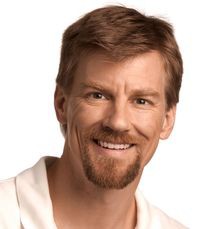 Том Биттман: по мере эволюции облачного рынка предприятия станут охотнее пользоваться публичными облачными сервисами. Источник: Gartner