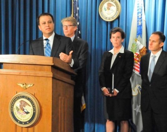 Четырем россиянам и украинцу предъявлены обвинения