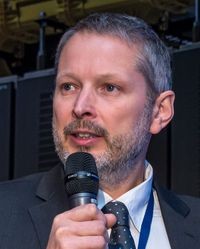 Саймон Холланд Intel