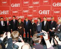 Открытая демократия, открытые границы и?открытые стандарты?— вот темы, к?которым ораторы, выступавшие на церемонии открытия выставки CEBIT, возвращались снова и?снова 