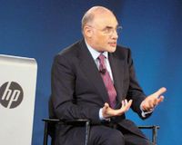 Основной вопрос, которым задаются аналитики, заключается в том, удастся ли Апотекеру объединить усилия разобщенных групп разработчиков HP и наладить производство конкурентоспособных новых продуктов 