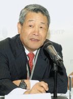 По словам Тошиюши Минено, в рамках глобальной стратегии планируется развивать новые направления, в частности создание мобильных устройств, и при этом уделять особое внимание расширению облачного бизнеса