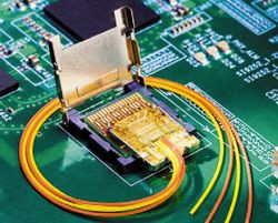 Перспективный кремниево-фотонный интерфейс будет не только более быстрым, чем существующие сегодня технологии межсоединений, но и относительно недорогим в производстве