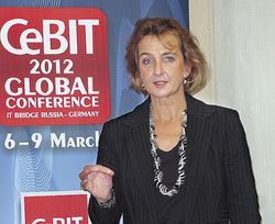 МАРТИНА ЛЮБОН надеется за счет голографического «ИТ-моста» повысить популярность CeBIT 