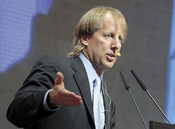 РОД БЭКСТРОМ приехал в Россию во второй раз. В первый он официально открывал домен .РФ 