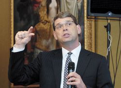 БУДУЩЕЕ AMD, КАК СЧИТАЕТ РОРИ РИД, заключается не в соперничестве с Intel на рынке настольных систем, а в создании новых продуктов и решений, востребованных пользователями в эпоху глобальных изменений в ИТ-отрасли 