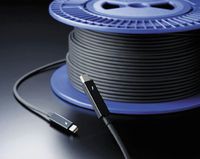 ОПТИЧЕСКИЙ КАБЕЛЬ можно использовать и в бытовых устройствах, причем скорость передачи не теряется, даже если завязать его узлом 