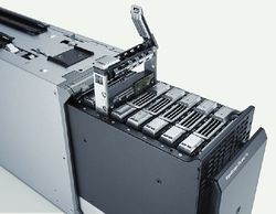 МОДУЛЬ ДЛЯ ЛЕЗВИЙНОГО сервера Dell позволяет создавать компактные системы хранения 