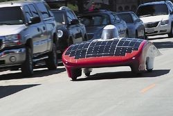 электромобиль на солнечных батареях