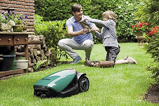 В «умном саду» помогут роботы-газонокосилки 