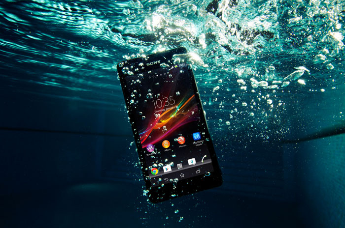 Представлен пылевлагозащищенный смартфон Sony Xperia ZR с четырехъядерным процессором 