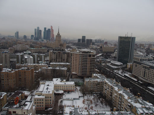 Olympus представила компактный фотоаппарат со светосильным универсальным объективом