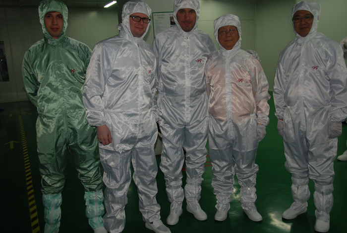 Репортаж с производства смартфона YotaPhone 2: Русский с китайским акцентом