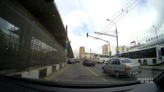 Помощники автолюбителя: выбираем автомобильный видеорегистратор