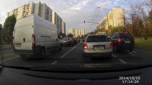 Помощники автолюбителя: выбираем автомобильный видеорегистратор