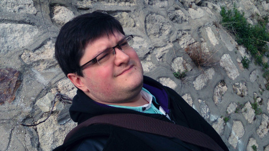 Искать пуговицу