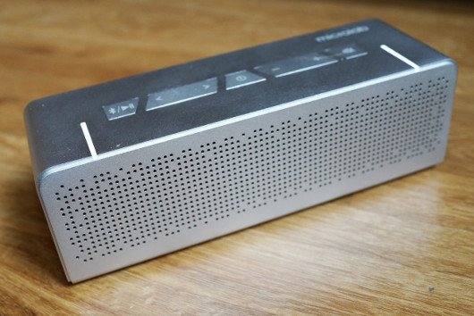 Компактный звук для активного досуга: Мобильная колонка Microlab T5