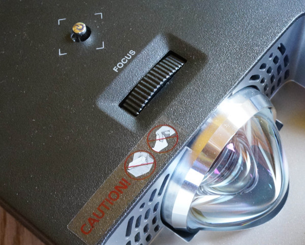 Проектор LG Minibeam PF1000U: Широкая картинка для дома