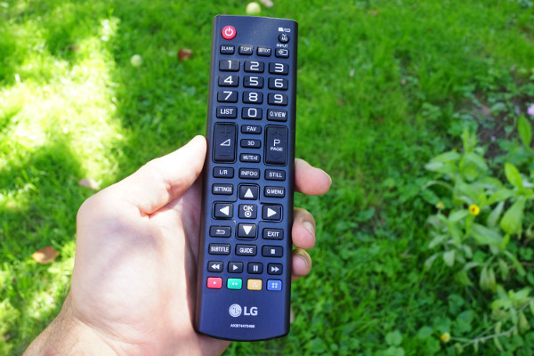 Проектор LG Minibeam PF1000U: Широкая картинка для дома