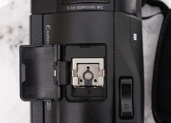 Видеокамера Sony Handycam FDR-AX100E: 4К домашнего назначения