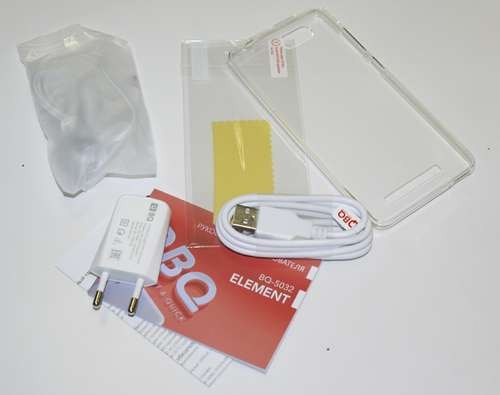 В комплект поставки входит