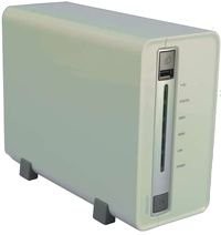 Несмотря на аппаратную схожесть, недорогие сетевые хранилища обычно поставляются производителем в комплекте с собственным ПО.