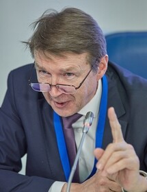 Валентин Макаров