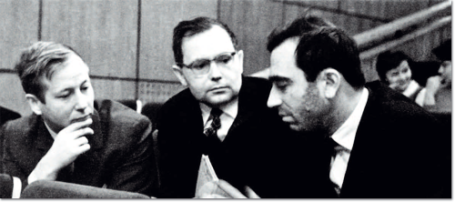 Ведущие разработчики системы Альфа. Cлева направо: И. В. Поттосин, А. П. Ершов, Г. И. Кожухин. Вторая всесоюзная конференция по программированию (ВКП-2). Новосибирск, февраль 1970 г.