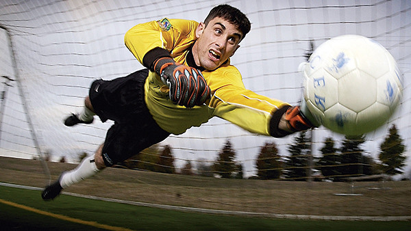 Квалификацию футбольного вратаря выдаст движение глаз